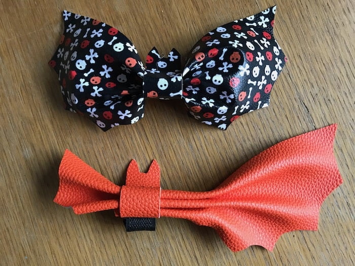 Bat bow tie for dogs - push the wings through the body loop